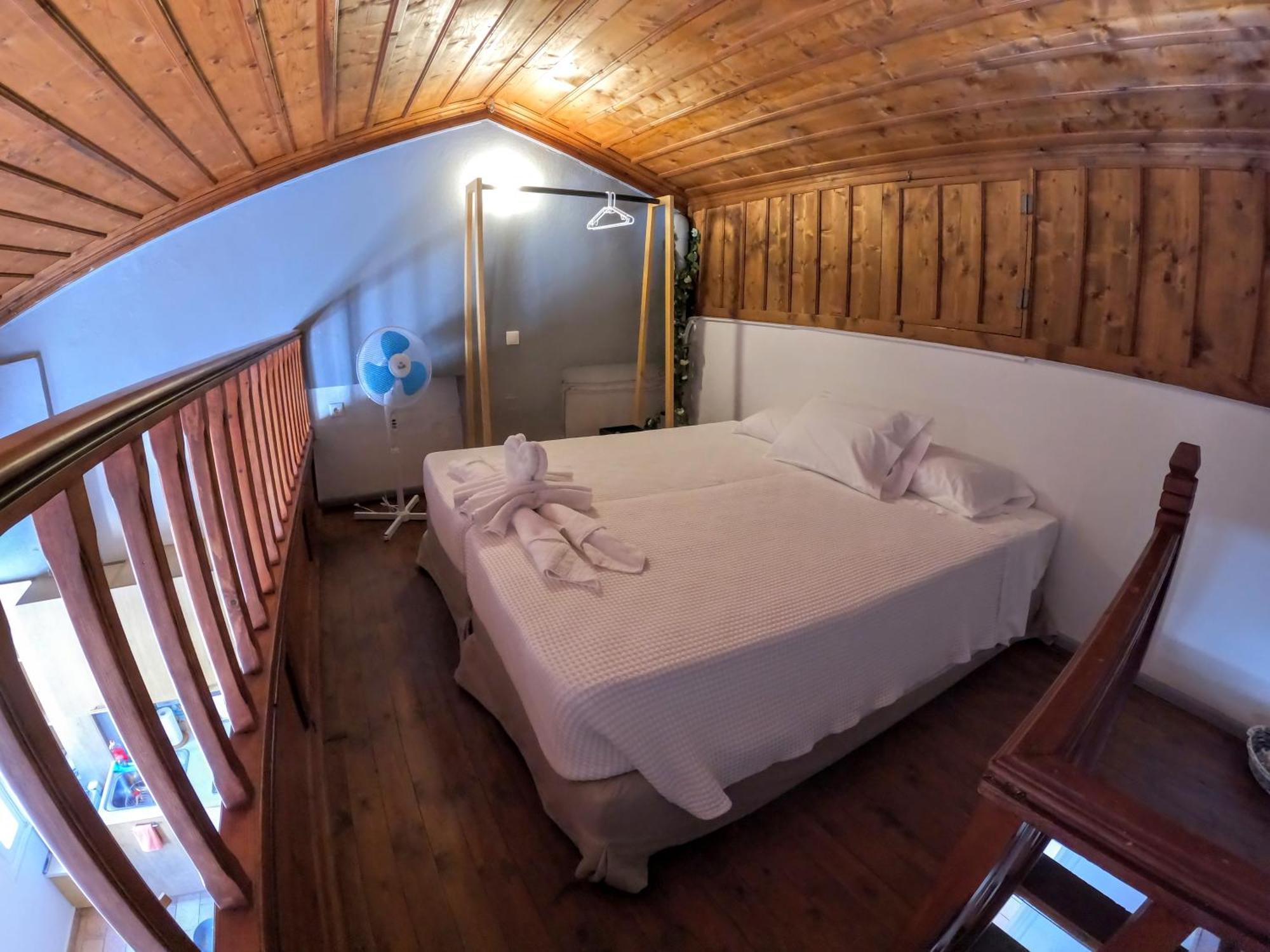 Cozy Apartments In Symi Center Exterior foto